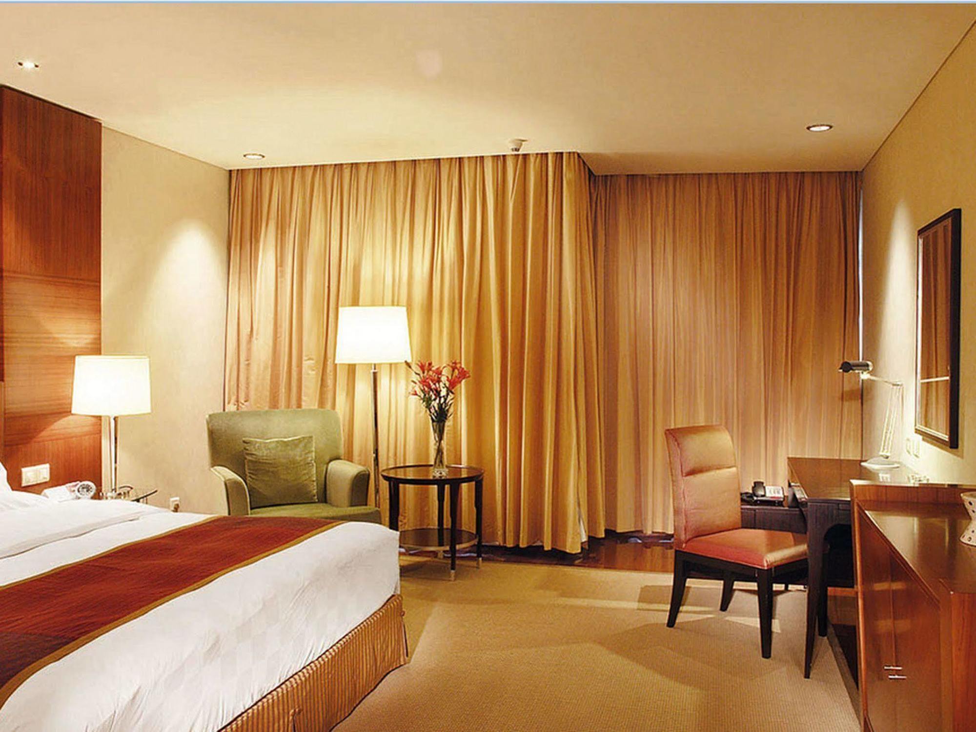 World Trade Hotel Taiyuan Exteriör bild